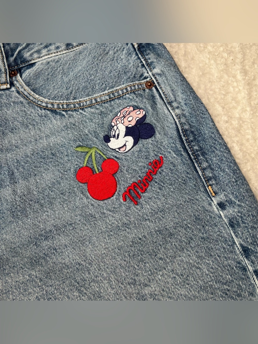 Old Navy X Disney High Rise Cut Off Jean Shorts Minnie Mouse 18 - Picture 2 of 6
